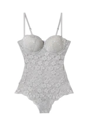 Biały koronkowy bodysuit z regulowanymi ramiączkami, miseczkami na drutach, kwiatowym wzorem oraz zapięciem na zatrzaski w kroku.