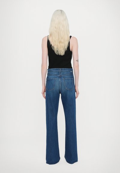 Mother THE LASSO SNEAK - Široke kavbojke - dark blue denim