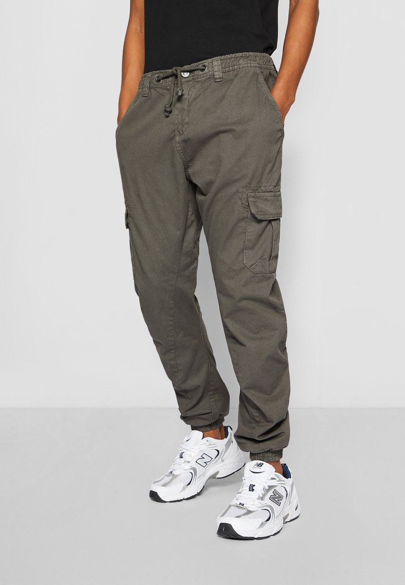 Urban Classics - CARGO JOGGING PANTS - Cargo trousers - magnet, Enlarge