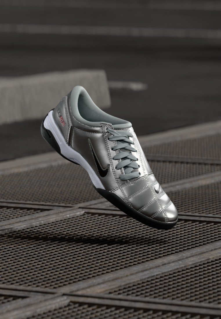 Nike Sportswear T90 - Sneaker low - metallic silver-coloured/black
