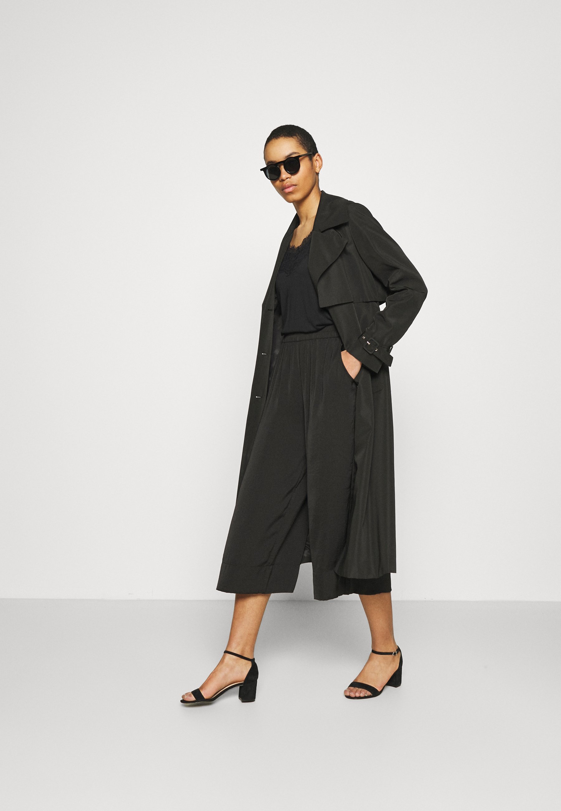 Second female minga trousers Clearance