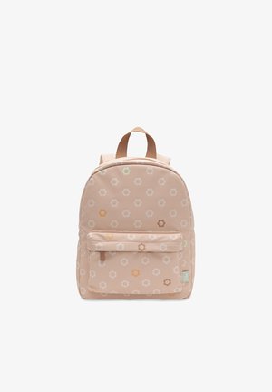 Kleine beige rugzak met pastel bloemenpatroon, voorvak met rits en een tan handvat op een witte achtergrond.