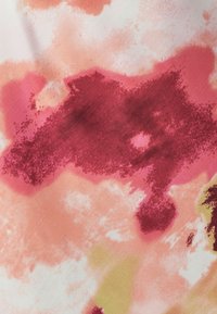 BWLDR Cocktailjurk - peach abstract