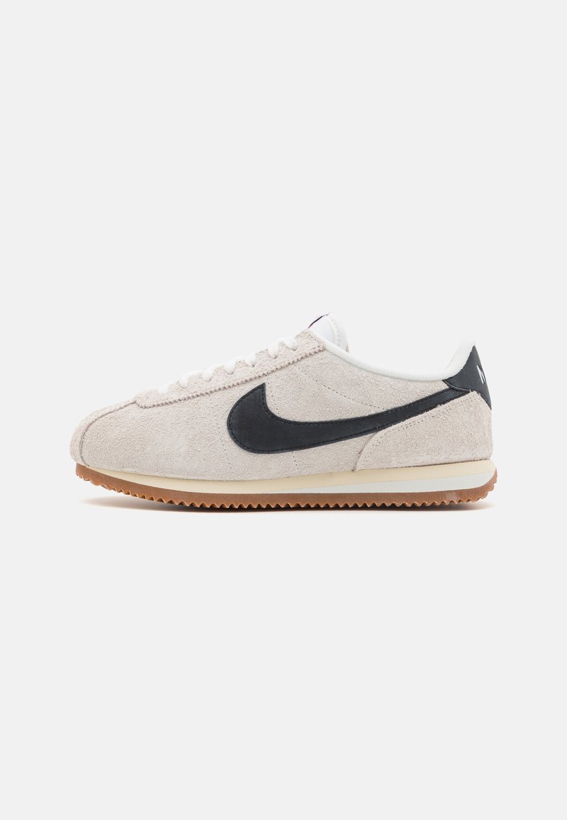 Nike Sportswear CORTEZ VINTAGE SUEDE - Sneakers - summit white/black/muslin/med brown