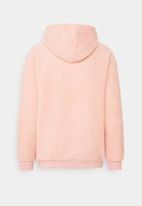 Roze fleece hoodie met een textuur, voorzien van een capuchon, lange mouwen en ribgebreide manchetten en zoom. Achteraanzicht.