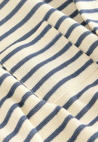 Next REGULAR FIT - T-shirts print - ecru navy stripe