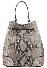 Spandtaske med taupe og sort slangeskindsstruktur, prydet med mørkebrune læderhåndtag og en vandret rem gennem guldfarvede øskner.