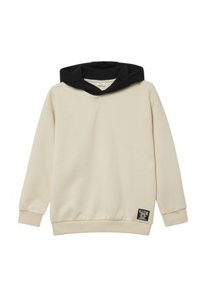 Felpa con cappuccio beige con fodera nera e un piccolo patch nero con testo bianco vicino all'orlo inferiore su uno sfondo bianco.