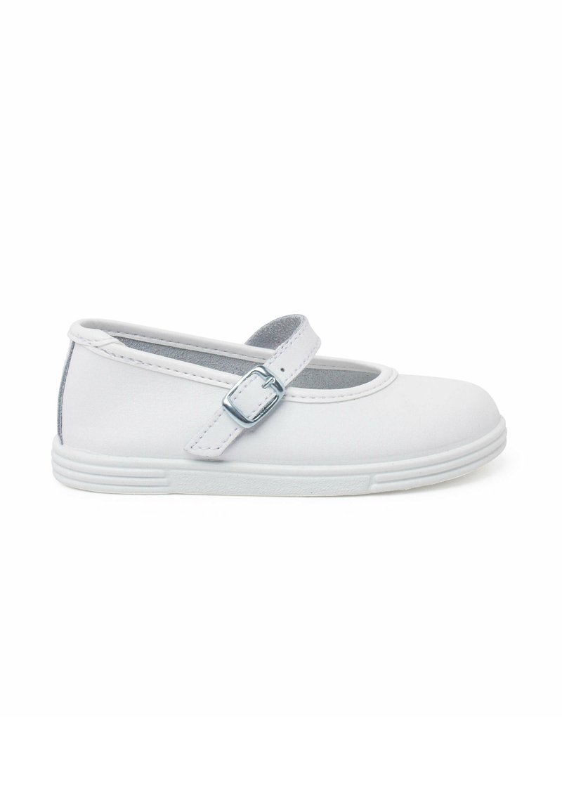 Weiße Mary Jane-Schuhe mit runder Zehenpartie, einem Klettverschluss und einer strukturierten Sohle. Aus smooth Materialien mit leichtem Glanz.