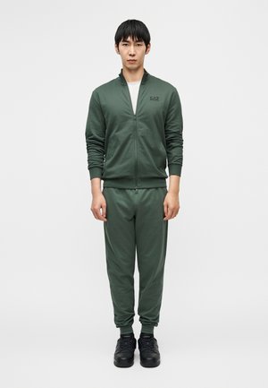 TRAIN CORE SUIT - Dressikomplekt - cilantro