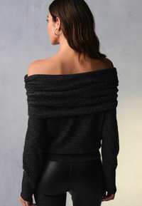 Next REGULAR FIT - Pullover - black