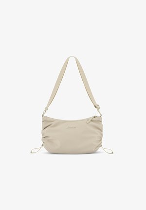 Beige Nylon Schultertasche mit einer weichen Textur, gerafften Seiten und verstellbarem Tragegurt. Verfügt über einen Reißverschlussverschluss und dezente Logo-Details.