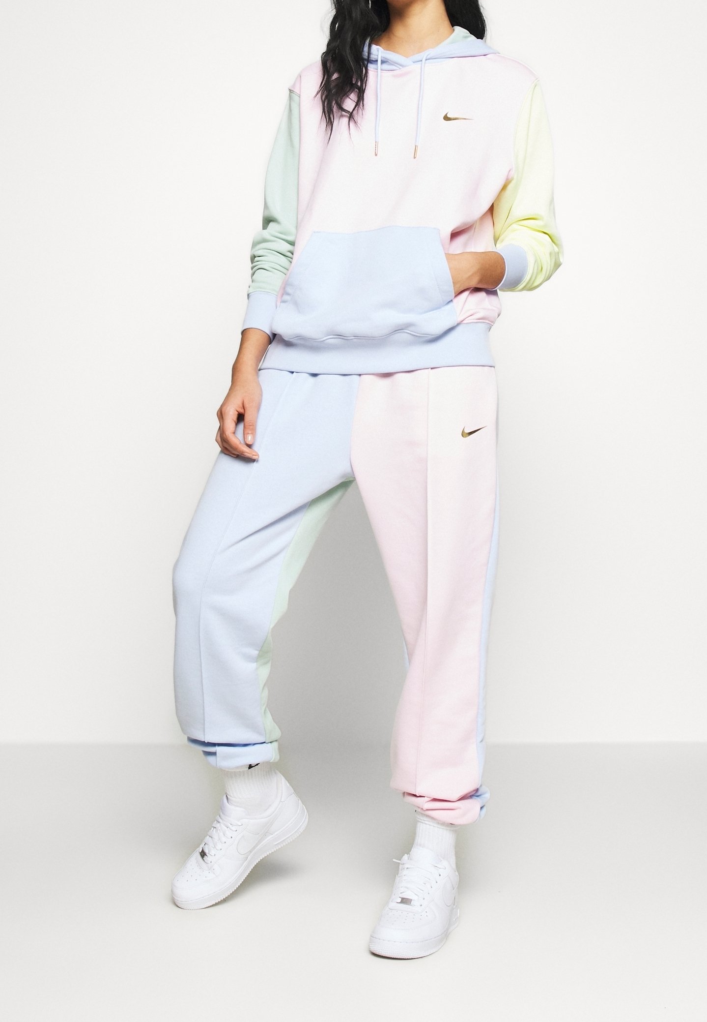 nike sweatshirts pastel