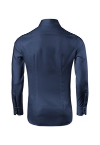 Donkerblauwe langemouwen overhemd van soepel materiaal, met een standaard kraag, rugplooien en knoopmanchetten.