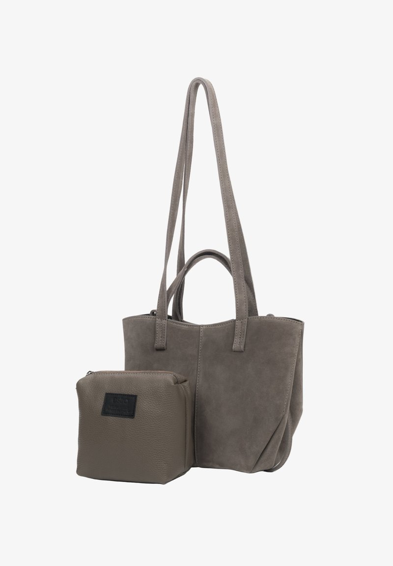 Szara skórzana torba typu tote z dwiema długimi rączkami i zorganizowanym kształtem. Zawiera pasującą małą torebkę z zamkiem błyskawicznym z logo.