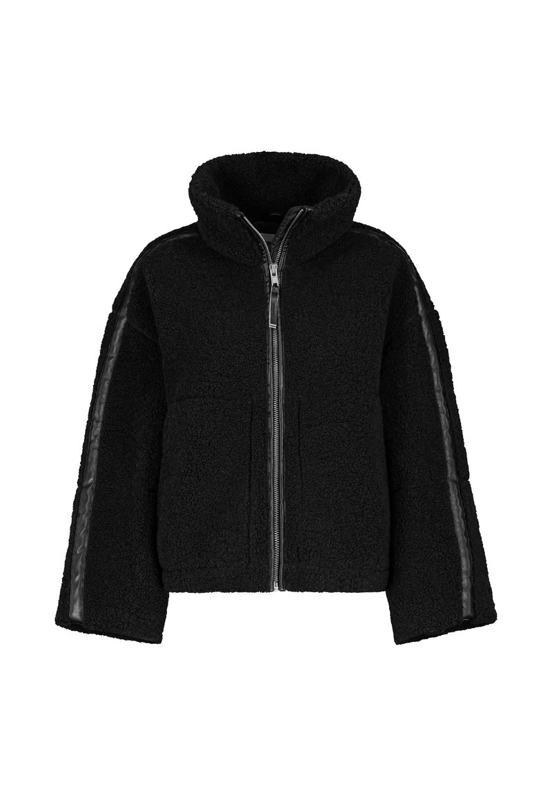 Schwarze Fleecejacke mit hohem Kragen, Reißverschluss und weiten Ärmeln. Verfügt über elegante schwarze Streifen entlang der Ärmel für einen Kontrast.