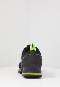 Salewa MS MTN TRAINER 2 GTX - Sapatos de caminhada - blue danube/fluo green