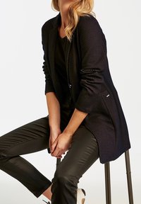 Taifun Blazer - black