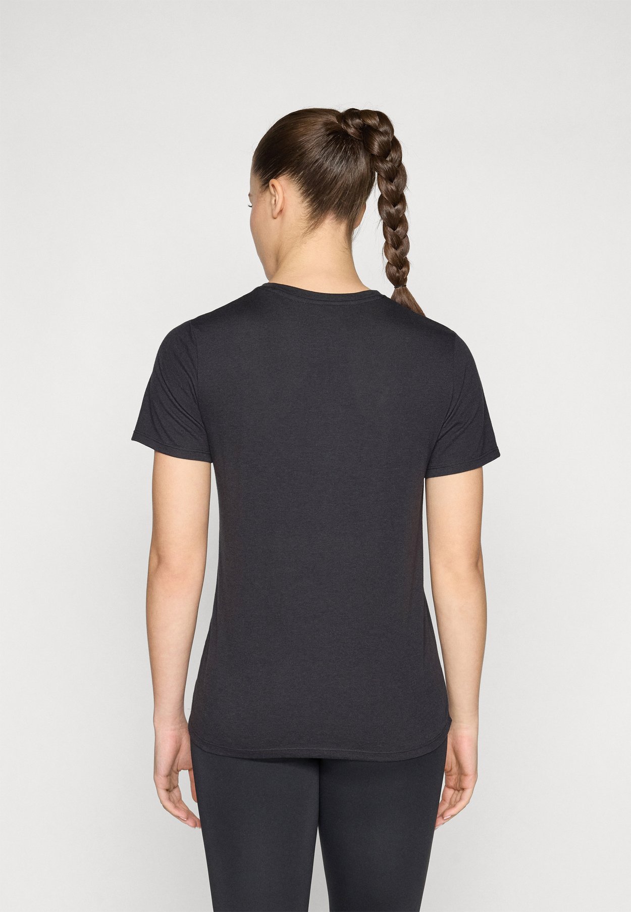SPORT ESSENTIALS HEATHERTECH T-SHIRT