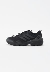 Unselected, core black/core black/carbon