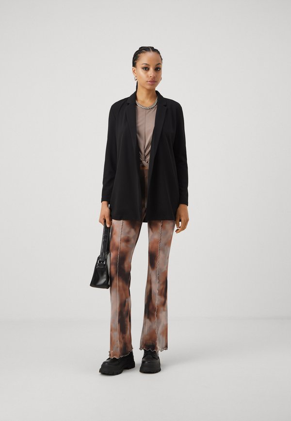 GEGGO LS - Short coat2