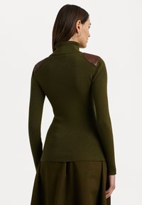 Lauren Ralph Lauren FAUX LEATHER-TRIM RIB KNIT ROLL NECK - Strikkegenser - botanic green