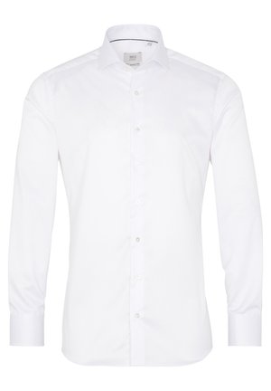 Witte lange mouwen overhemd gemaakt van gladde stof, met een puntige kraag en knoopsluiting aan de voorkant. Geen patronen; de manchetten hebben eenvoudige accenten.