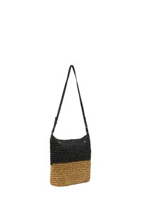 Woven shoulder bag z czarną górną częścią i brązowym dolnym segmentem. Posiada teksturowane wykończenie i czarny pasek na ramię.
