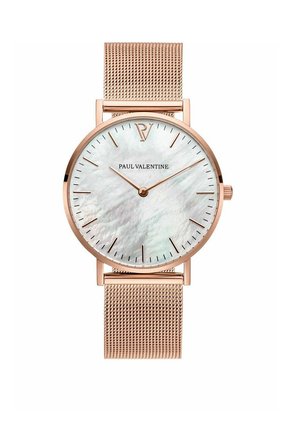 Montre en maille rose doré avec un cadran rond en nacre, indicateurs horaires fins et un logo. Présente un design minimaliste élégant et une texture lisse.