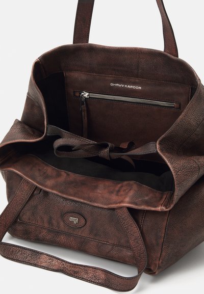 Dhruv Kapoor DISTRESSED XL TOTE UNISEX - Shoppingväska - brown