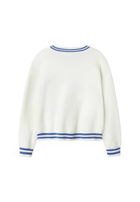 Pull en tricot blanc avec une coupe décontractée, présentant une bordure en côtes rayée bleue à l'encolure et à l'ourlet. Texture lisse, manches longues.