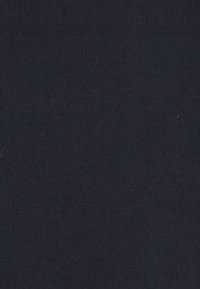 Texture de tissu en bleu marine foncé uni avec un motif de maille fin et régulier.