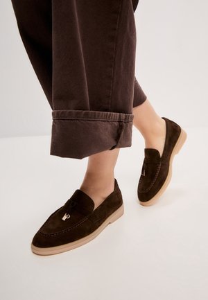 Cesare Gaspari Slip-ons - brown