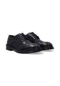 Schwarze Leder-Schnürschuhe mit durchbrochenem Design, runder Zehenpartie und Nietenakzenten entlang des Obermaterials. Gummisohle mit leichtem Absatz.