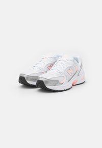 New Balance MR530 UNISEX - Sapatilhas - white/rose