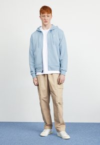 Jordan HOODIE - Jaka ar rāvējslēdzēju - blue grey/(white)