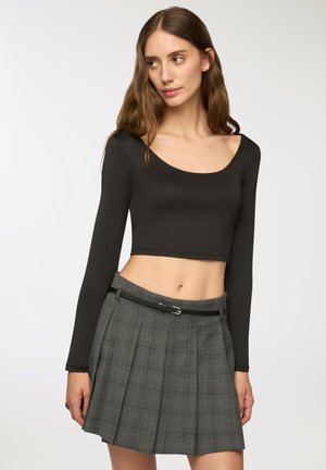 CROP CON COPPE INTERNE - Maglietta a manica lunga - nero