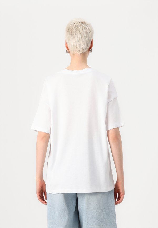 NMIDA KOKOON O NECK - Print T-shirt2