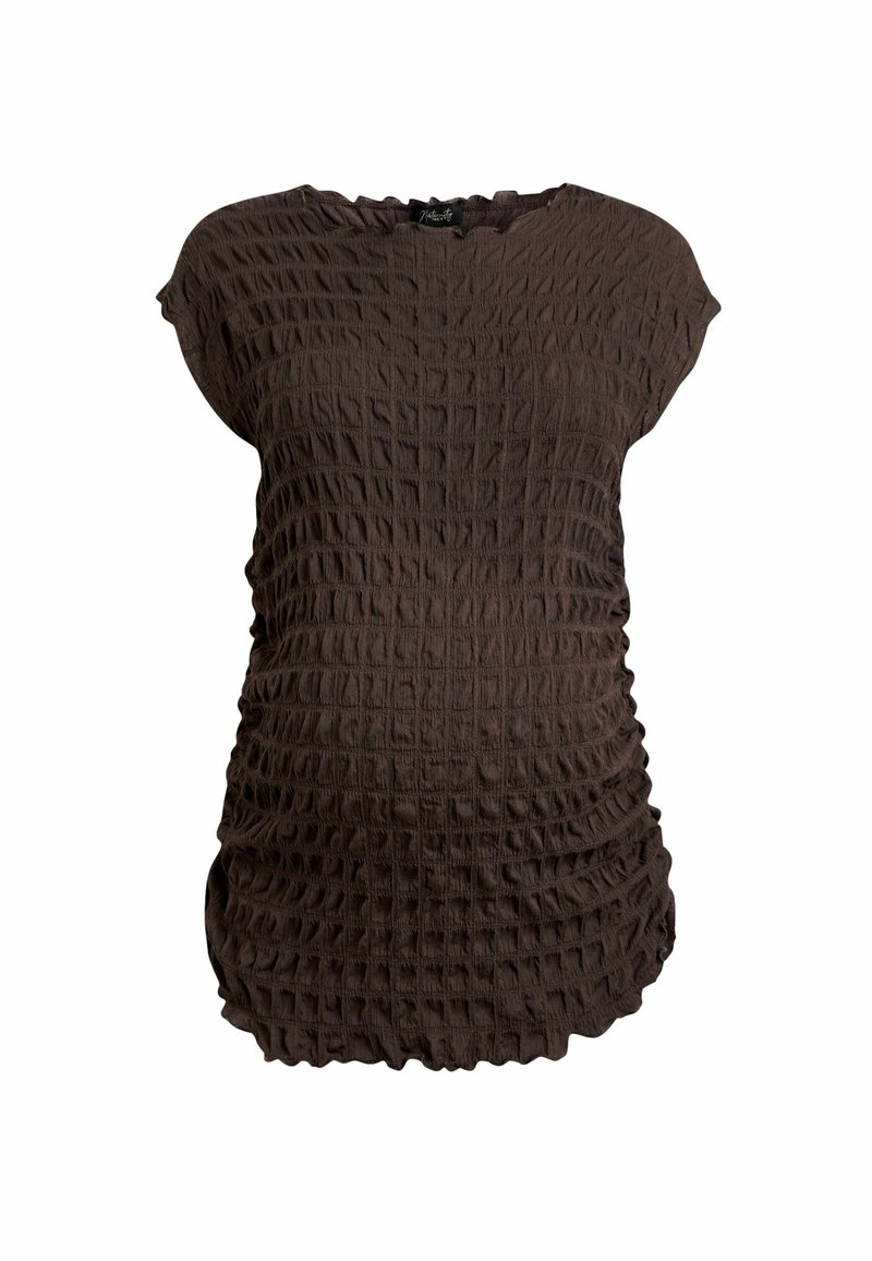 Blouse marron à manches courtes en tissu texturé et froncé avec ourlet arrondi, présentée sur fond blanc.