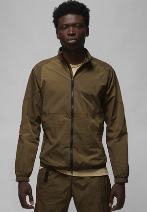 ENGINEERED - Trainingsjacke - light olive