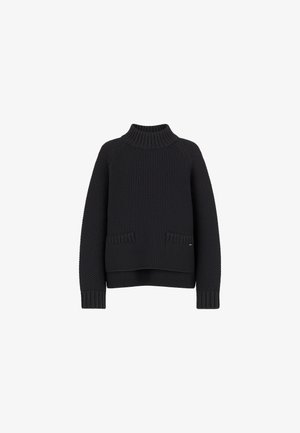 Maglione nero lavorato a maglia con colletto alto, orlo a coste e due tasche frontali. Presenta un motivo testurizzato e un design morbido.