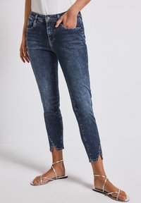 Street One - SCHLITZ UND NIETEN - Slim fit jeans - dark-blue denim Thumbnail Image 1