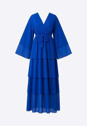 Robe maxi en mousseline bleue avec un décolleté en V, un design portefeuille, une ceinture à nouer et des couches superposées. Elle présente des manches longues en cloche et un drapé fluide.