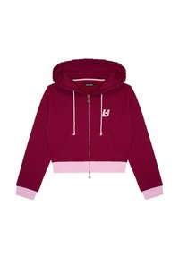 Krótkiej długości bluza z kapturem w kolorze burgundowym z różowym wykończeniem. Posiada regulowany kaptur, kieszenie z przodu oraz małe logo na lewej piersi. Wykonana z mieszanki bawełny.