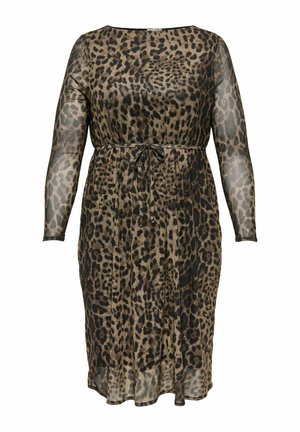 Průhledné midi šaty s leopardím potiskem, dlouhými rukávy a tenkým opaskem uvázaným v pase, na bílém pozadí.