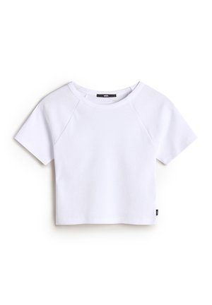 Weißes, kurz geschnittenes T-Shirt aus geripptem Stoff, mit rundem Halsausschnitt, kurzen Raglanärmeln und einem kleinen Markenlabel an der Seite.