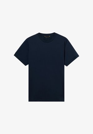 Effen marineblauw T-shirt met korte mouwen, ronde hals, omgevouwen mouwranden en klein logo vlakbij de zoom, op witte achtergrond.