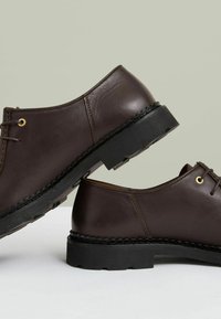 Reiss REGULAR FIT - HATTON - Hétköznapi fűzős cipő - dark brown