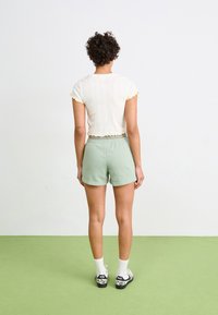 Thumbnail Image 4
