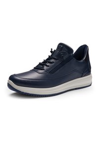 Herren-Sneaker aus marineblauem Leder mit weißer Sohle, Schnürverschluss und gepolstertem Kragen, abgebildet vor weißem Hintergrund.